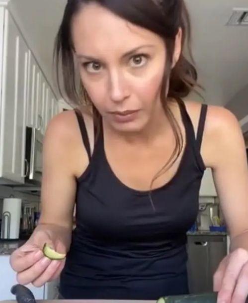 外国吃瓜美女,揭秘她们的热议焦点与生活态度